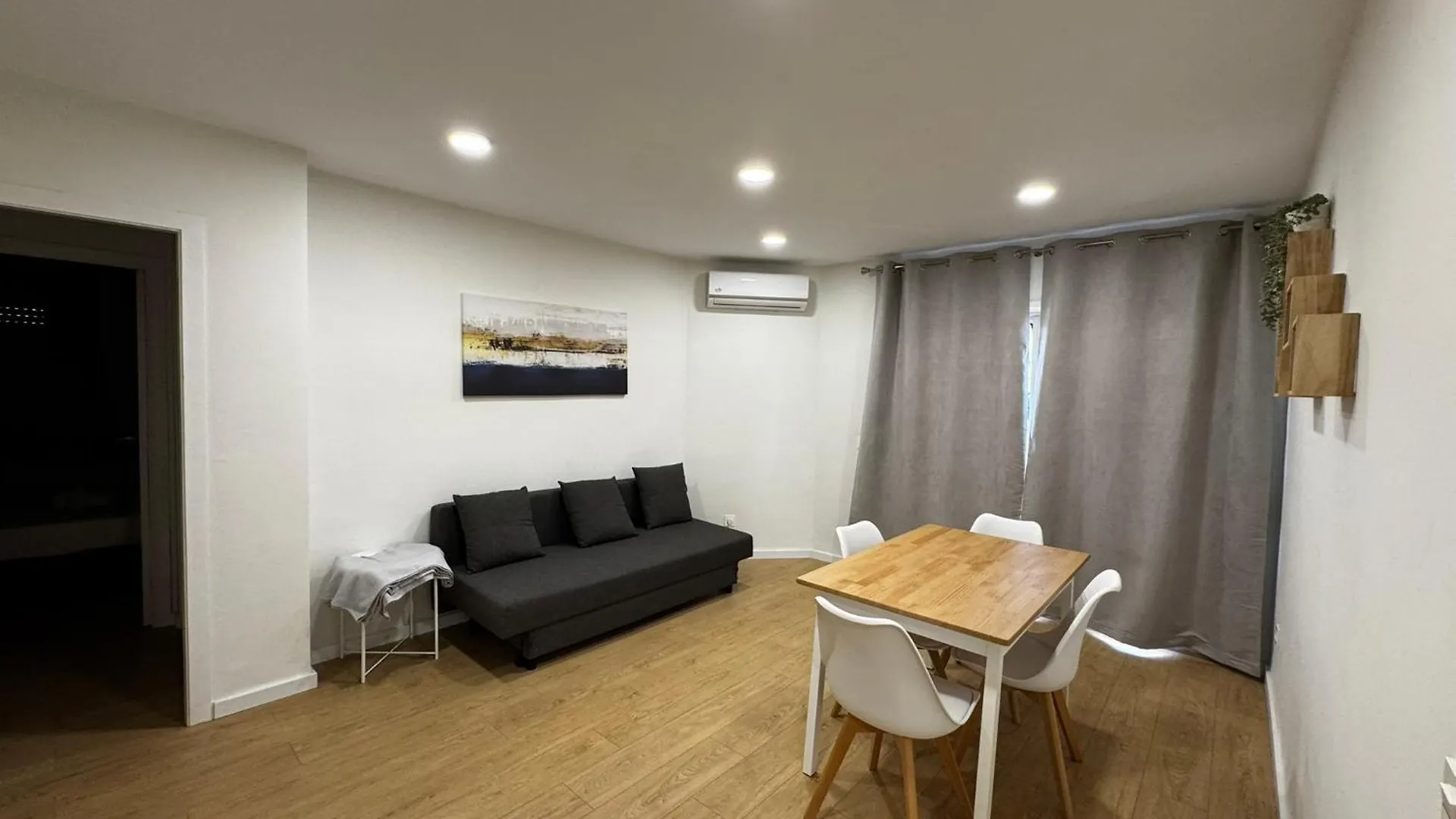 M10 Salou Apartaments 0*,  Spanje